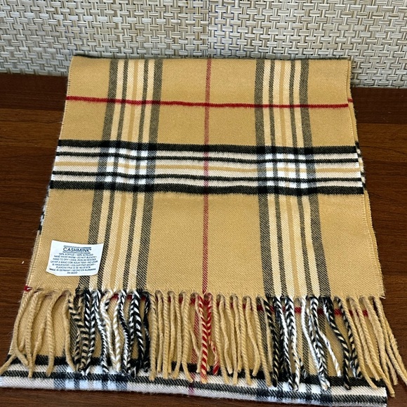 VTG 1990s-2000s V. FRAAS Cashmink Tan Burberry Tartan Plaid Scarf - Picture 1 of 5